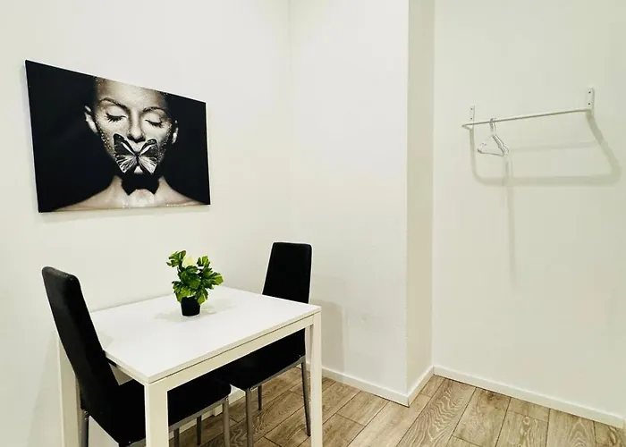 Private In Affordable 5-bedroom * Vienna