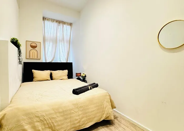 Apartment Private In Affordable 5-bedroom