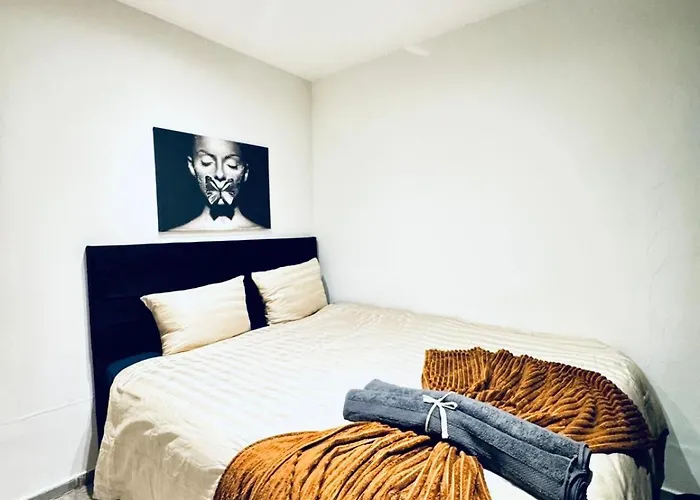 Apartment Private In Affordable 5-bedroom