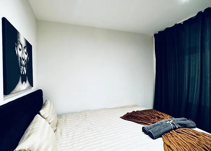 Apartment Private In Affordable 5-bedroom *