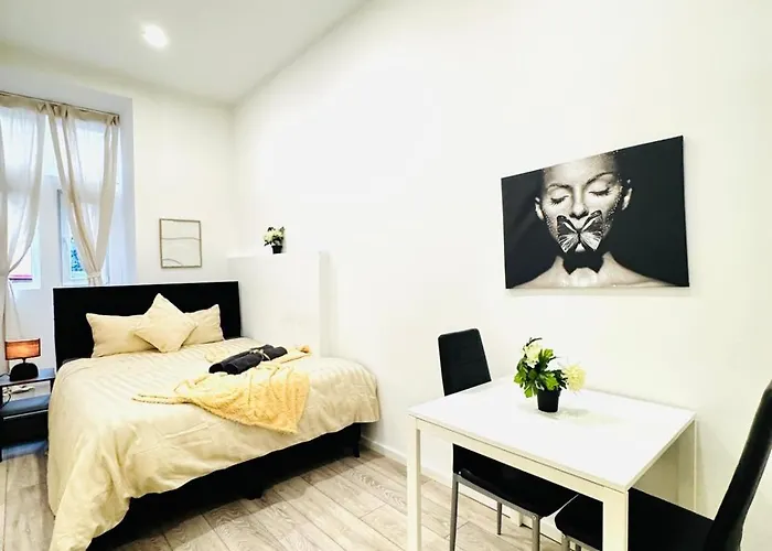 Private In Affordable 5-bedroom * Vienna