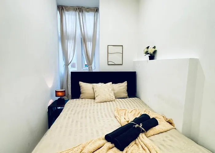 Apartment Private In Affordable 5-bedroom *