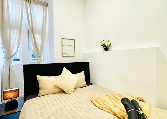 Private In Affordable 5-bedroom * Vienna