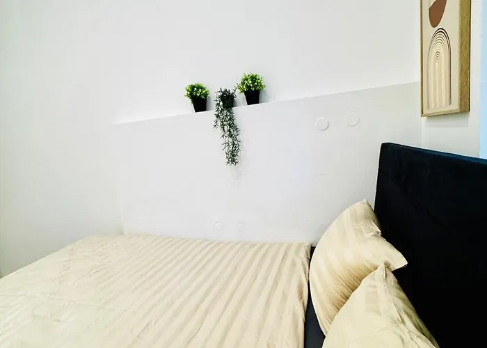 Private In Affordable 5-bedroom Vienna