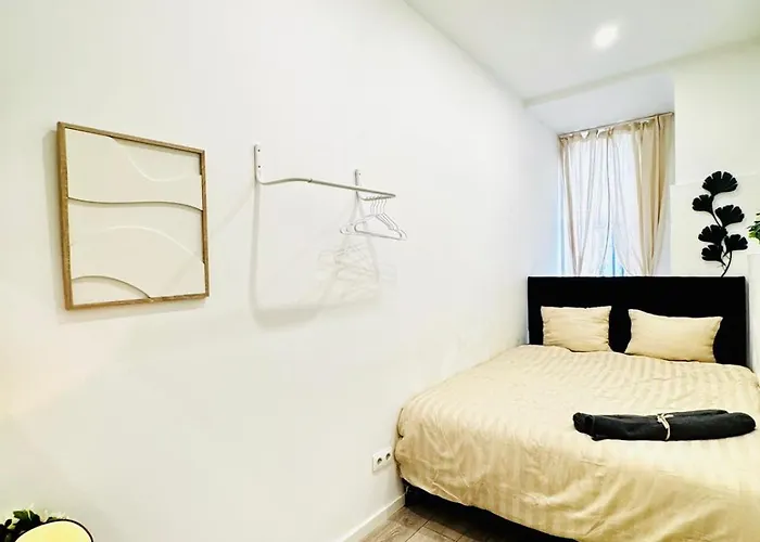 Private In Affordable 5-bedroom * Vienna